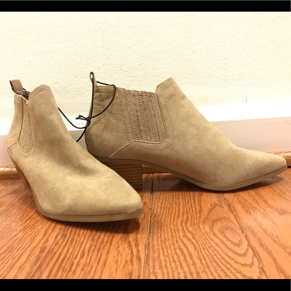 NWT NUDE BOOTIES size 7